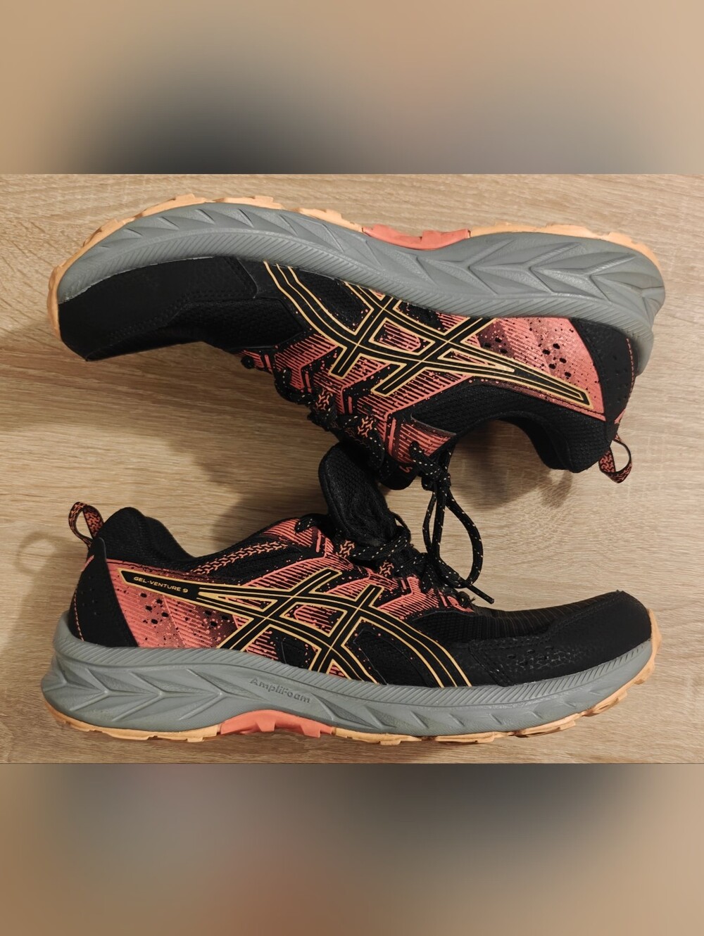 ASICS Gel-Venture 9 Women’s Size 11 Black Summer Dune Trail Shoes